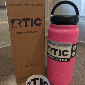 RTIC pink 18 oz canteen